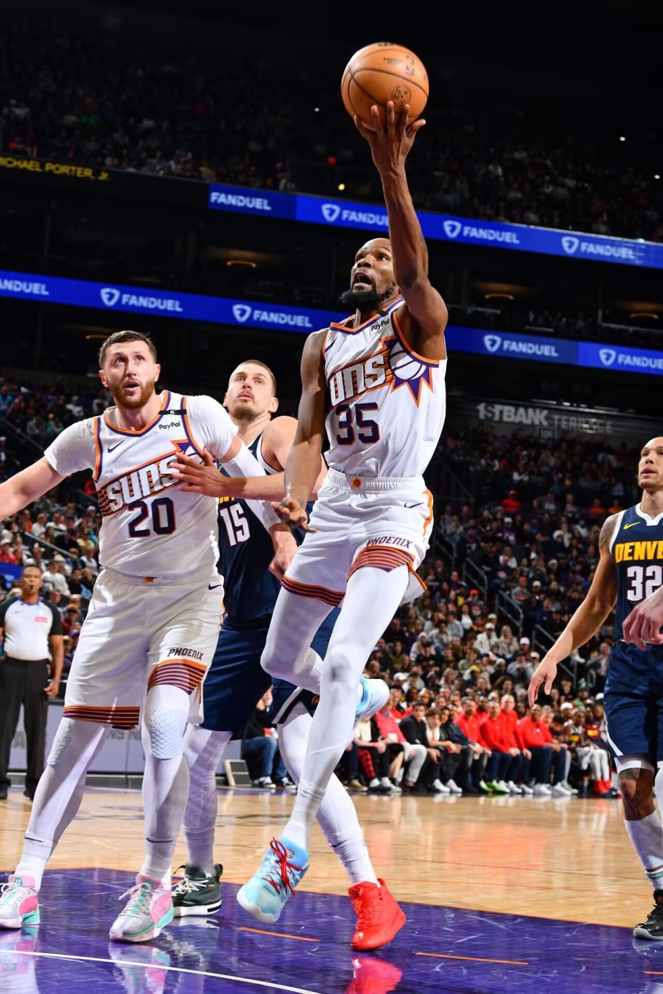 太阳完胜掘金,麦科勒姆刷新纪录 太阳完胜掘金,麦科勒姆刷新纪录