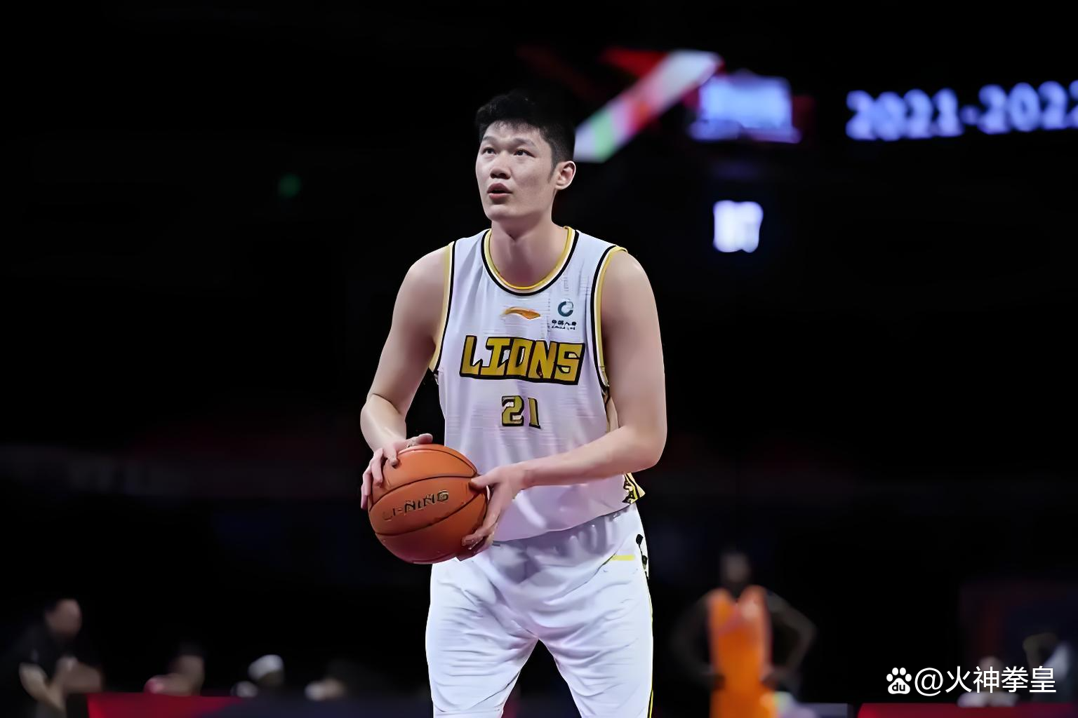 四川队险胜湖人，胡金秋惊艳四座